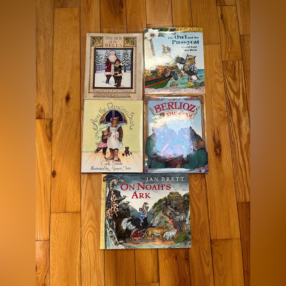 Excellent Condition Jan Brett and Carly Simon Hardcover Children’s Books